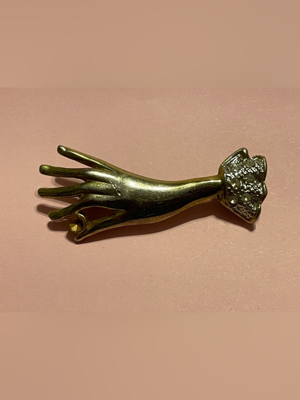 Vintage Costume Hand Pin #9604 💎 SALE
